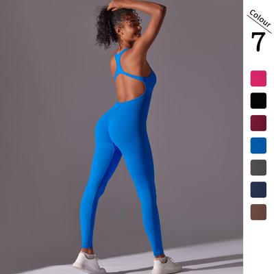 Nahtloser einfarbiger Yoga-Jumpsuit mit offenem Rücken