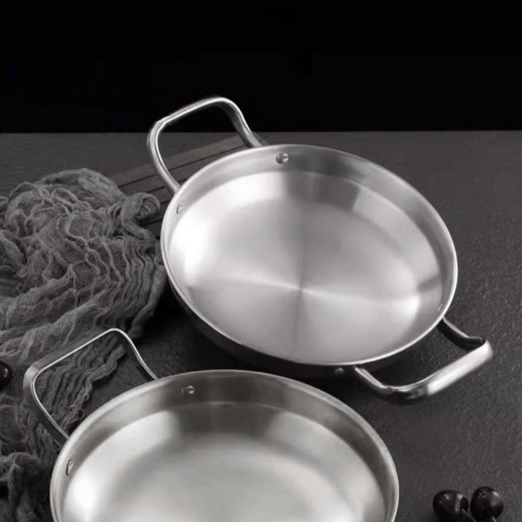 Pratica padella da cucina con doppio manico, distribuzione uniforme del calore, padelle comode per varie tecniche di cottura