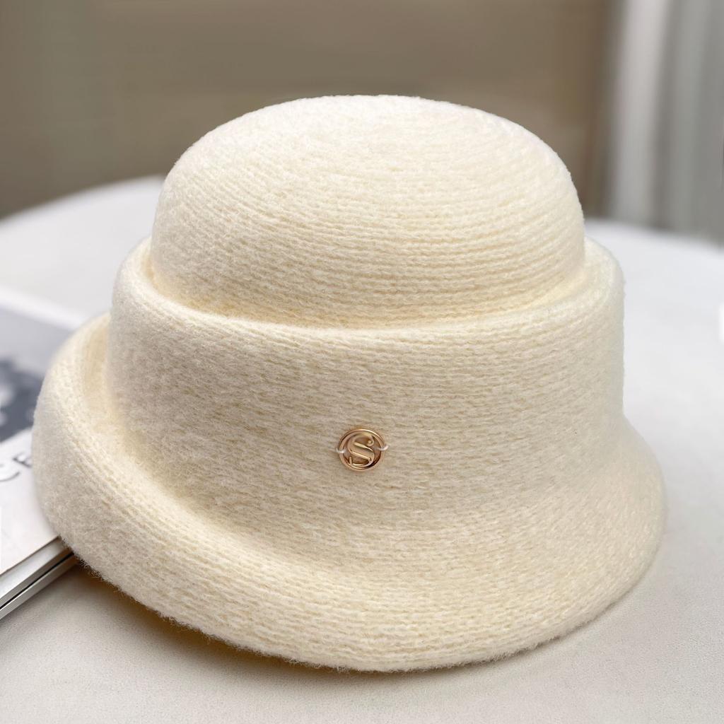 Spring and autumn warmth, windproof and elegant woolen top hat girl