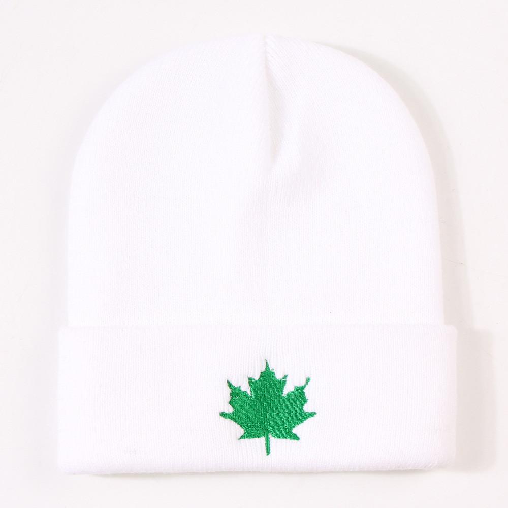 Ladies' Fashion Maple Leaf Embroidery Knit Hat Warm Windproof Winter Beanie