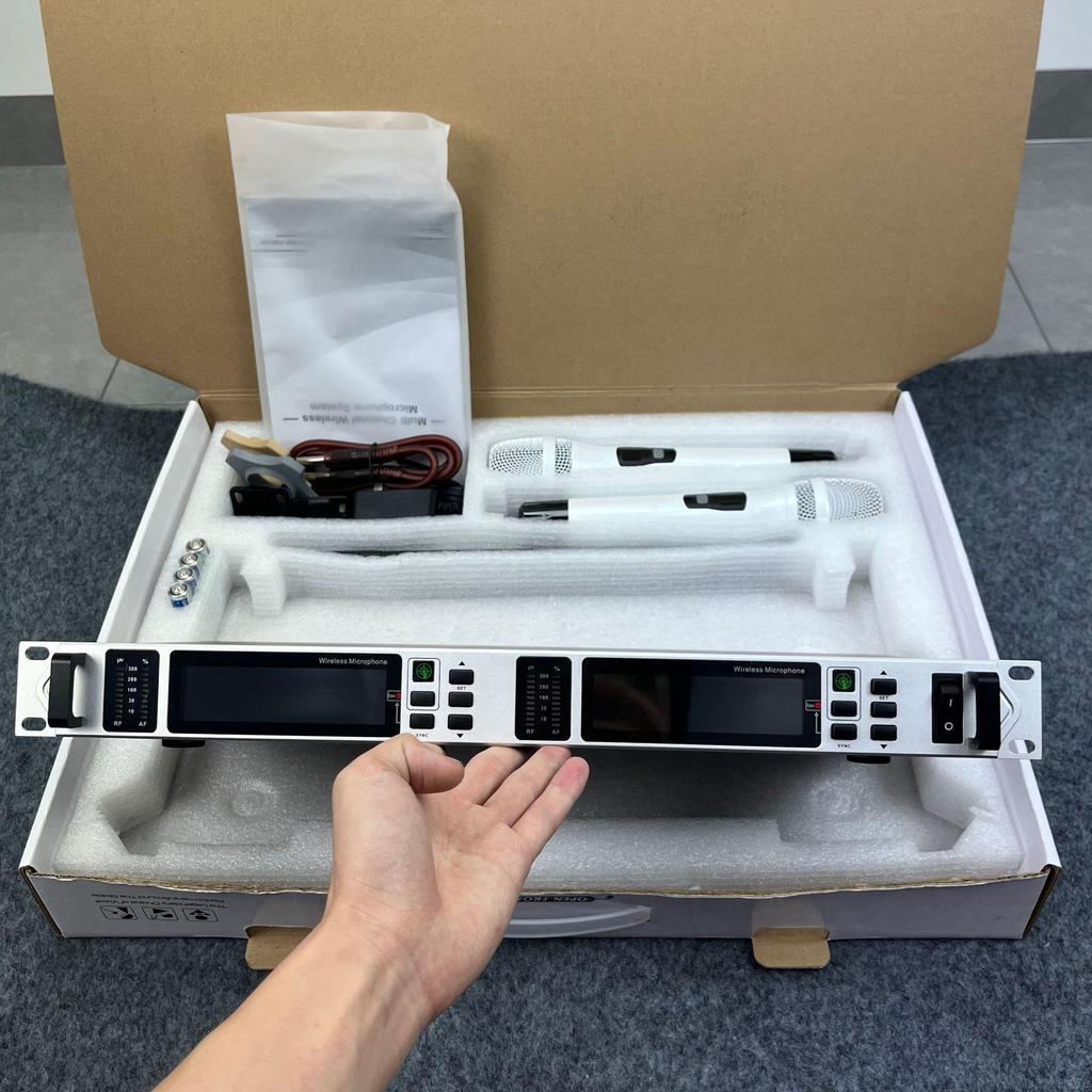 True Diversity Dual Wireless Microphone System In Stock
