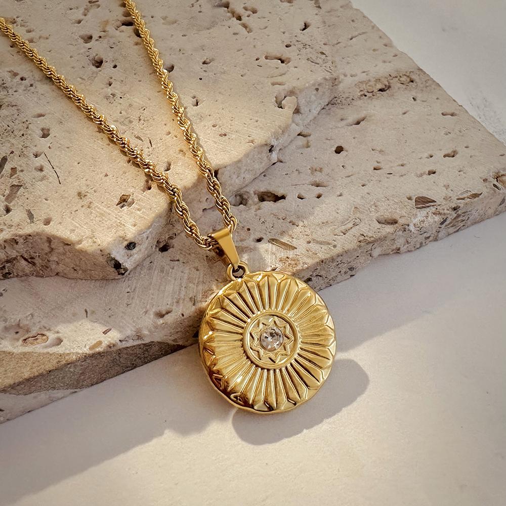 Vintage lesklý pozlacený tepaný nepravidelný přívěsek náhrdelník pro ženy Měsíc Hvězda Nerezová ocel Kroucená řetízek Náhrdelníky Šperky