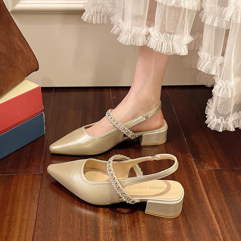 

Баотоу стразы слово с сандалиями женские толстый низкий каблук новые остроносые пустые одинарные туфли сандалии Мэри Джейн 40 шампанского