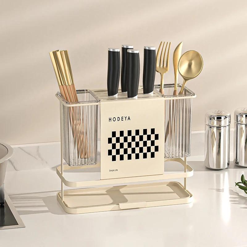 1 db Többfunkciós konyhai tárolóállvány, ahová egyenletesen tárolhatók az evőpálcikák, kések, villák és kanalak