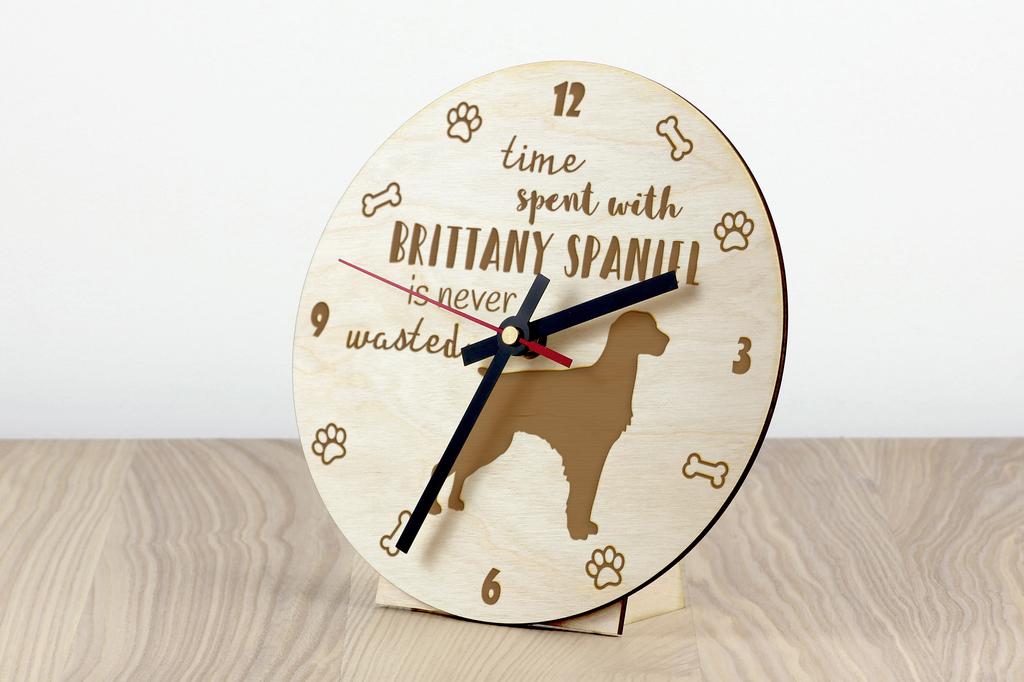 Brittany Spaniel, Brittany Wiegref - clock with dog, wooden clock with engraving, personalised clock by Art-Dog