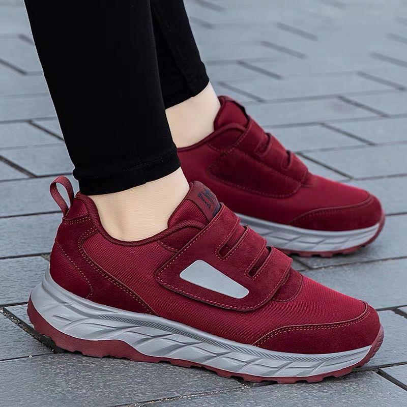 Spring and Summer Soft-soled Shoes In Walking Sports Shoes