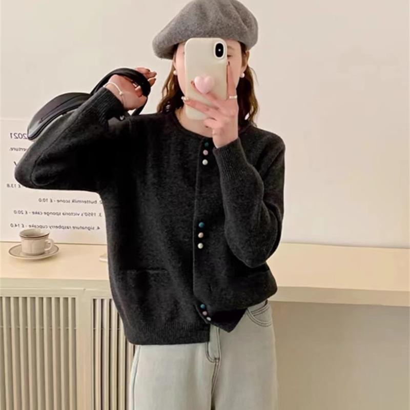 Lazy wind crew neck knitted cardigan 2025 autumn new fashion foreign style sweater jacket women's Korean version loose top