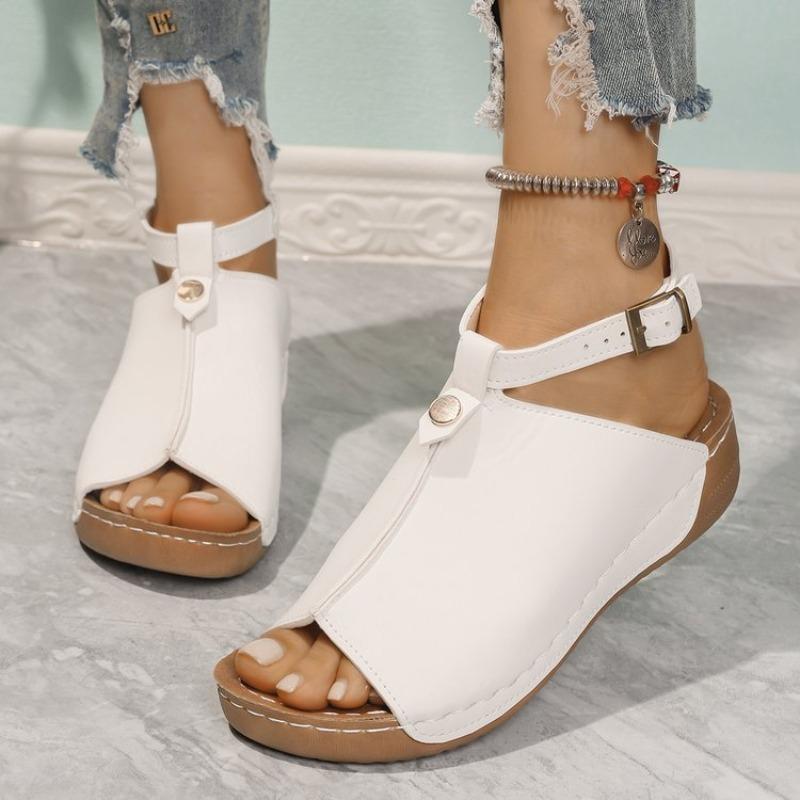 Fashion Summer New Sandals Women Fashion Round Head Open Toe Rivet Line with Soft Soles Anti-slip Wear-resistant Flat Shoes