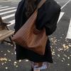 Women's Retro Woven Underarm Crossbody Tote - Solid Color Versatile Handbag