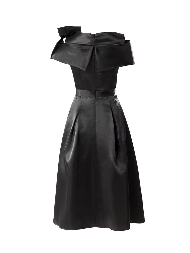 2026 French Spring/Summer Women's Off-Shoulder Embroidered Beaded Formal Gown with Cinched Waist