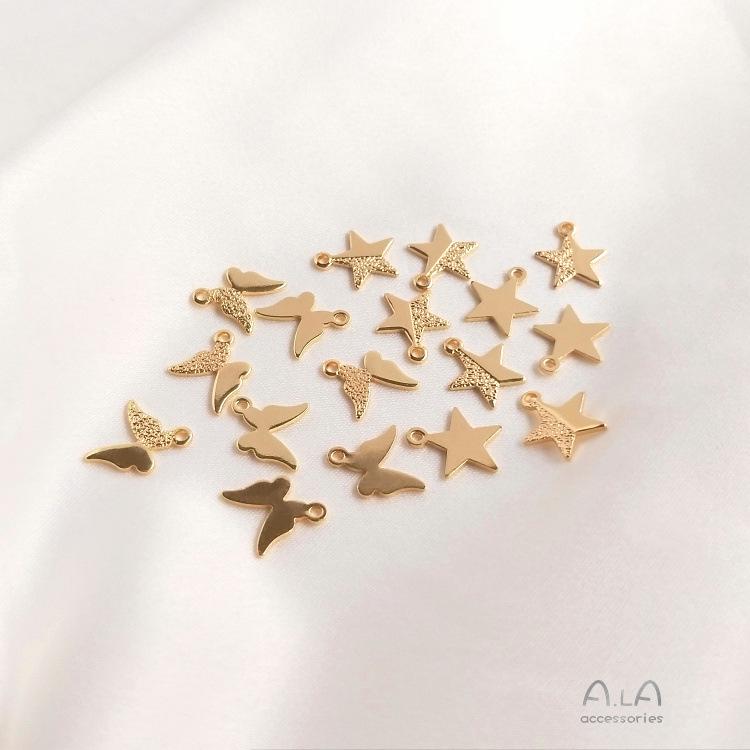 Cercei pandantiv Stea Fluture cu finisaj sablat umpluți cu aur de 14K