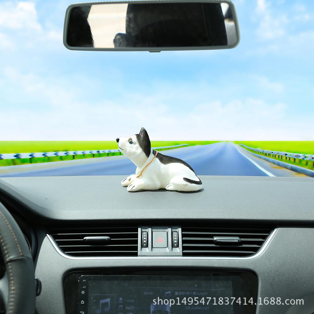 Urocza Żywiczna Kiwająca Głową Ozdoba Samochodowa z Psem - Kreatywna Dekoracja Wnętrza
