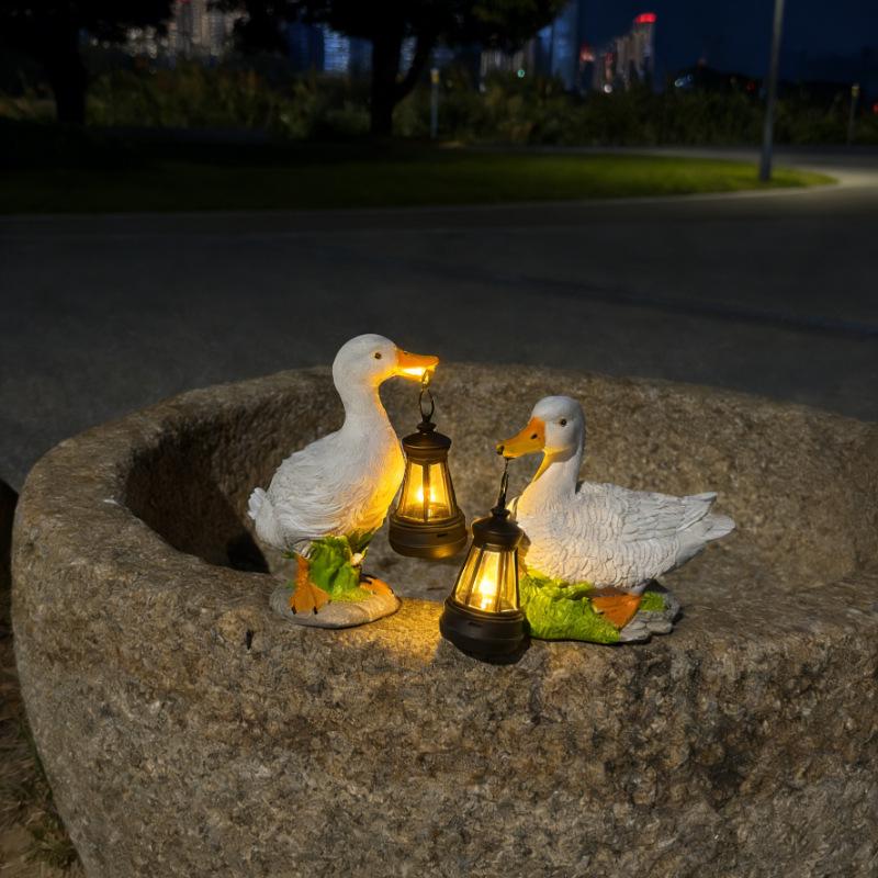 American Animal Resin Duck Solar Lamp for Outdoor Garden Decor