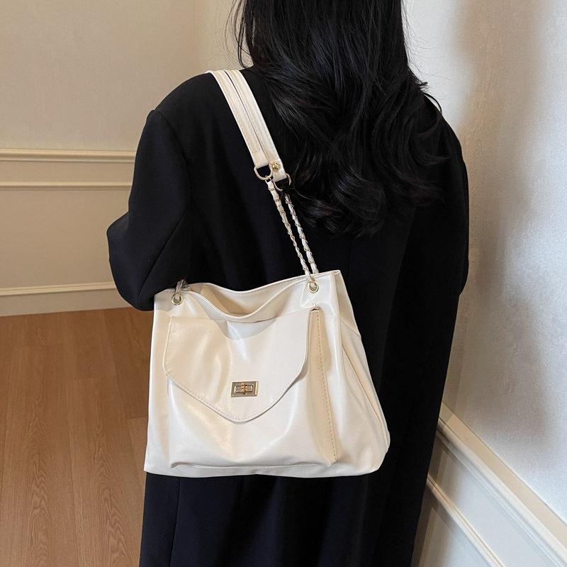 Leisure Chain Shoulder Crossbody Bag, Simple Large Capacity Bag for Women, Fashiable New Class Commuting Tote Bags