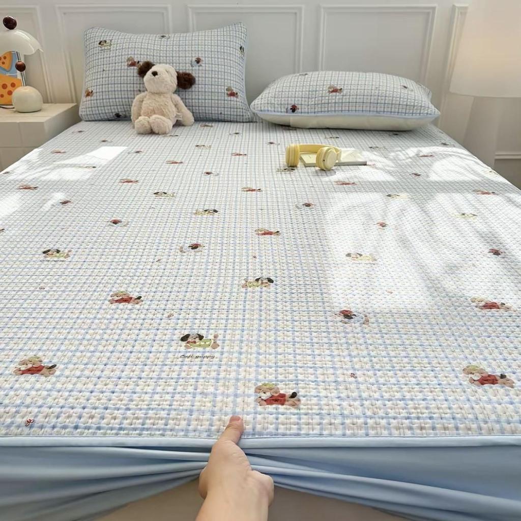 Thickened Quilted Non-Slip Mattress Protector - Single Bed Cover