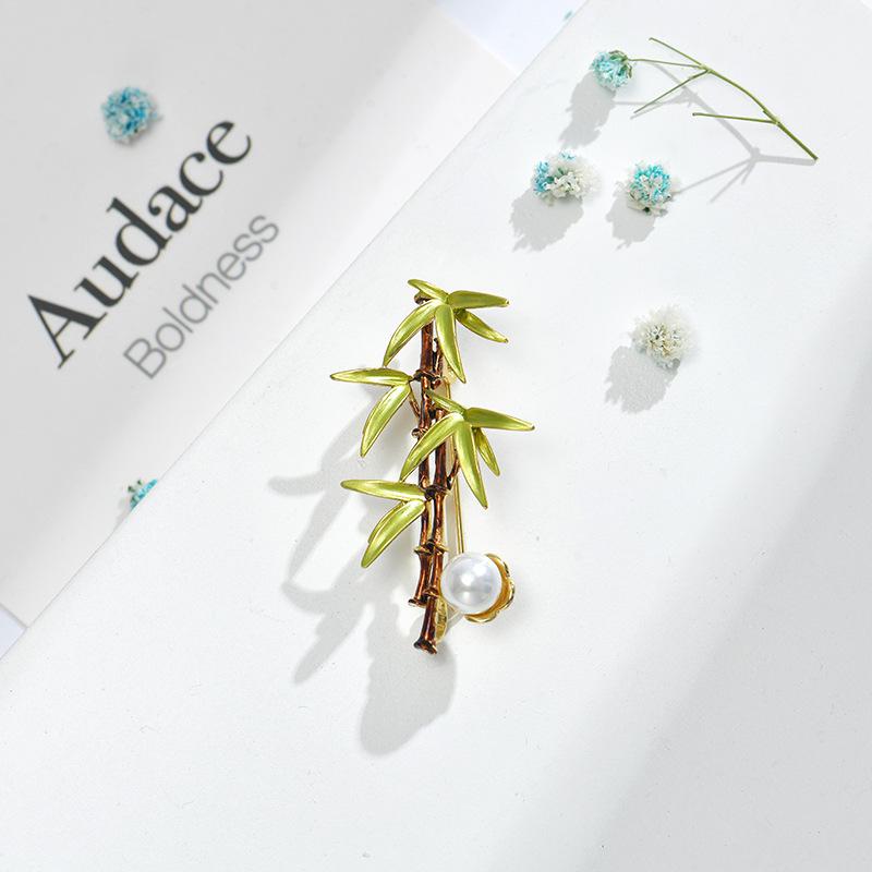 SKEDS Elegant Creative Enamel Flower Daisy Brooch Pin For Women Fashion Sunflower Wedding Party Accessories Corsage Brooches