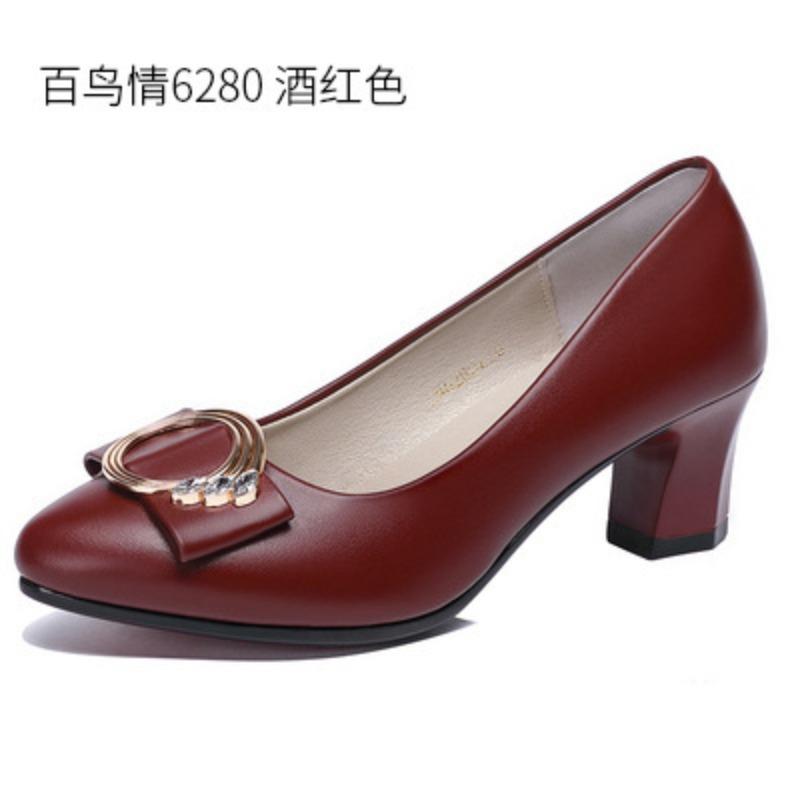 Buty dla mamy buty wizytowe miękka podeszwa damskie wiosenne i jesienne wygodne okrągły nosek letnie buty damskie średni obcas średni i starszy casualowe buty skórzane