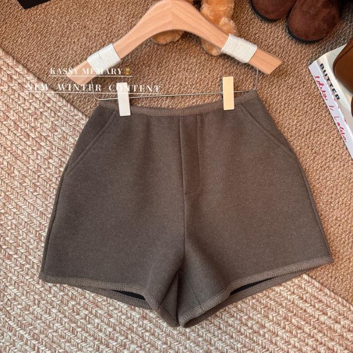 2025 Autumn/Winter Korean Chic High-Waisted Wide-Leg Shorts for Women Small