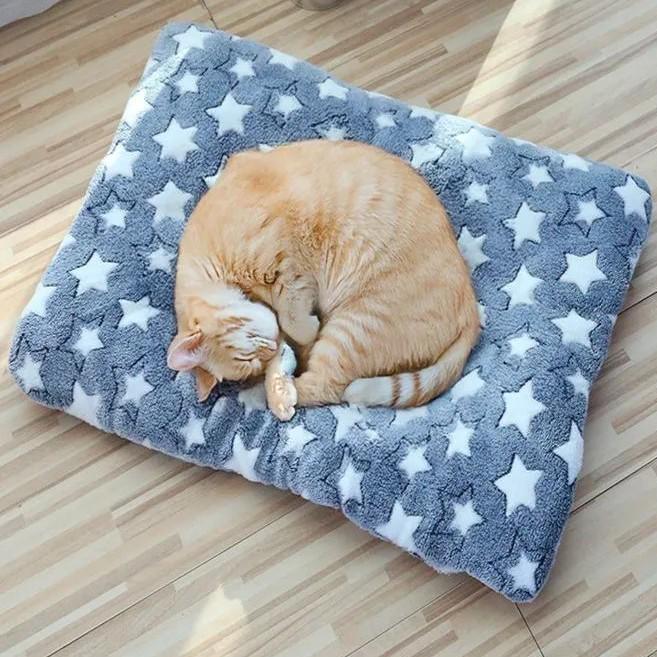 Winter Warm Pet Bed: Dog & Cat Sleeping Mat Blanket