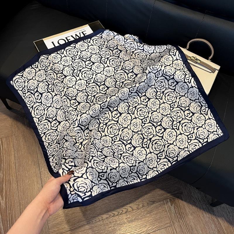 New silk scarf women's fashion versatile high-end small square scarf Korean version neck protection scarf spring and autumn retro scarf binding bag