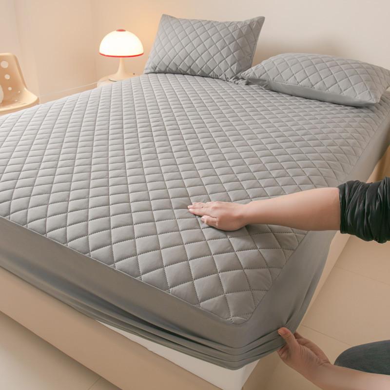 Polyester Bed Cover With Solid Color Design For Bed Protects Mattress And Prevents Dust
