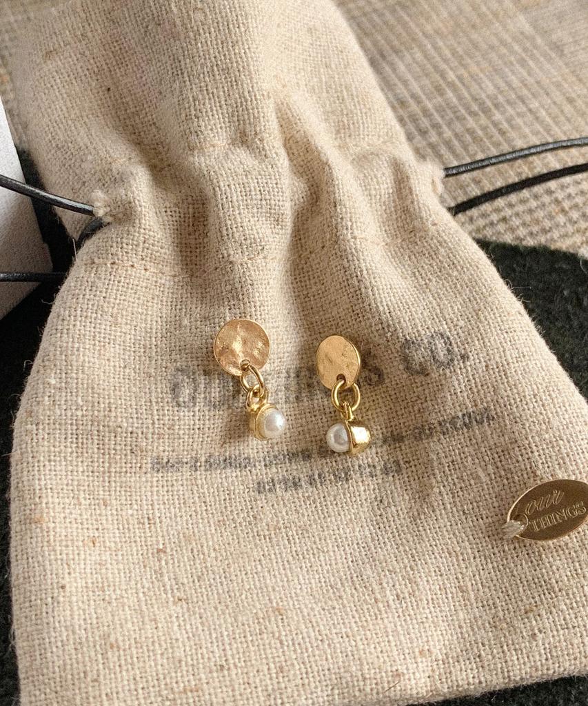 Ourthings Classic Moment Form Earrings