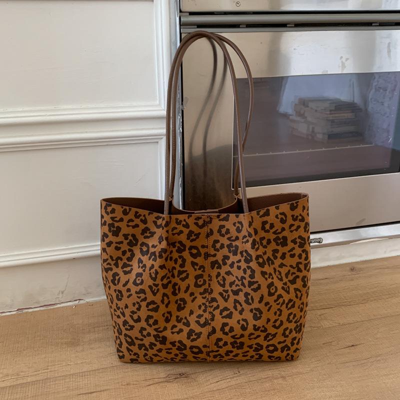 Autumn and Winter Suede Bag Women's New Sense Retro Versatile Commuter Tote Bag Large Capacity Bag