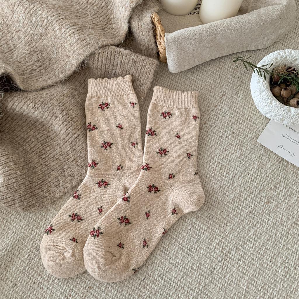 Retro Small Flower Wool Socks Korean Pile Socks Mid-Tube Socks Pile Socks Simple Style Of Gold Feeling