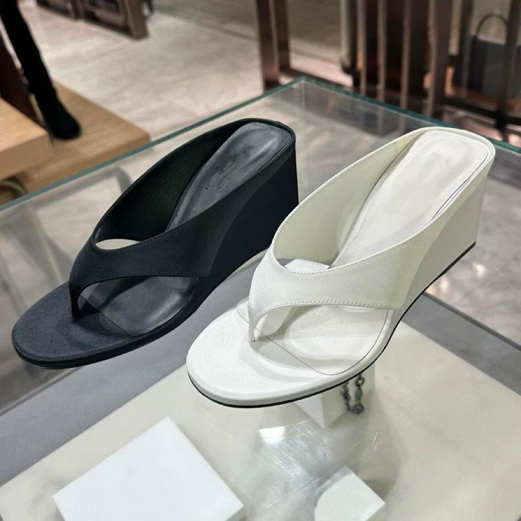 Fashion 2025 Summer New Pointed Women's Thick Bottom Slope Heel Slippers Fashionable and Comfortable Casual Women's Sandals