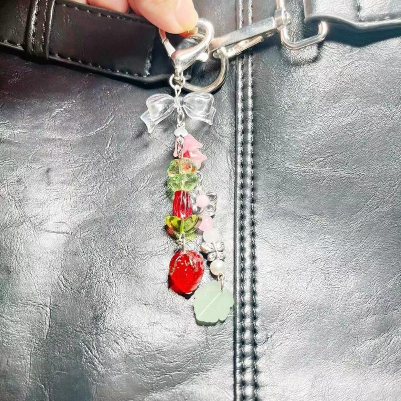Aesthetic Keychain with Star and Strawberry Charm Fashionable Key Holder Unique Purse Decoration for Daily Party
