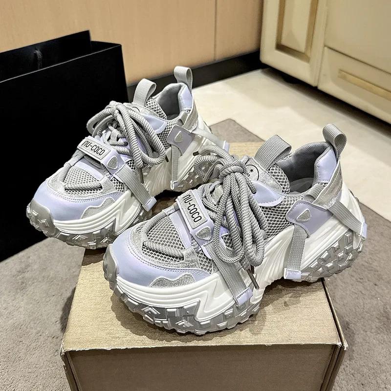 Women's New Spring 2025 Parisian Wheel Tyre Sole Shoes Petite Thick Sole Increased Height Breathable Sports Shoes