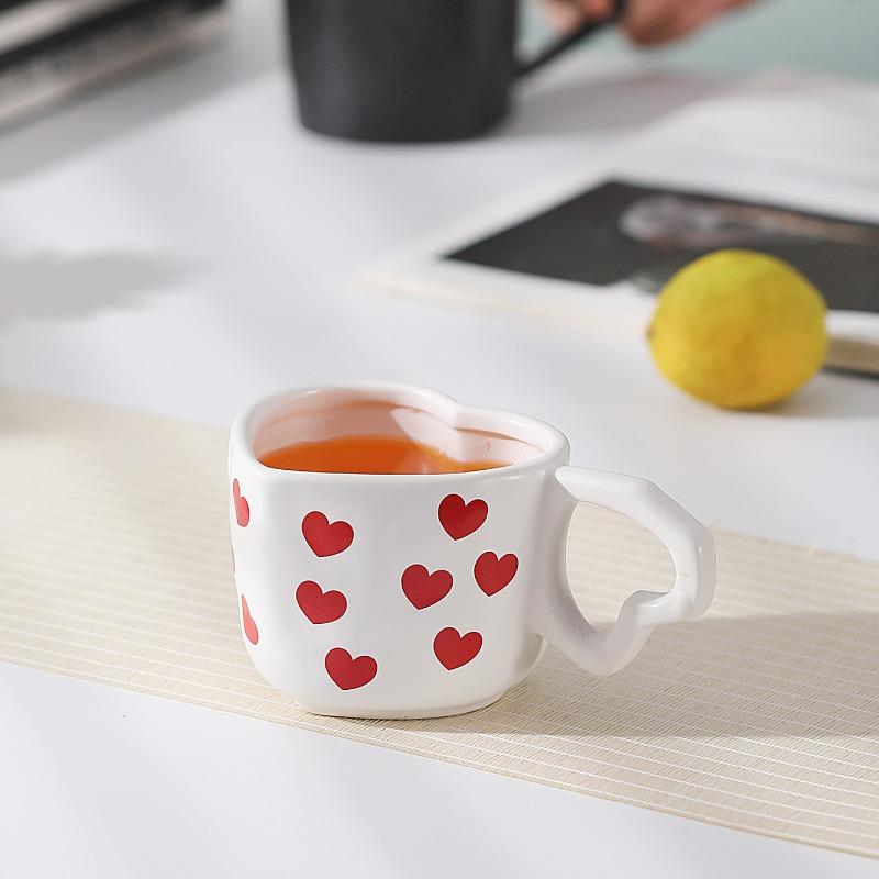 300ML European Ceramic Heart Coffee Cup Exquisite Afternoon Tea Flower Tea Latte Coffee Mug Home Use Heart-shaped Breakfast Mug