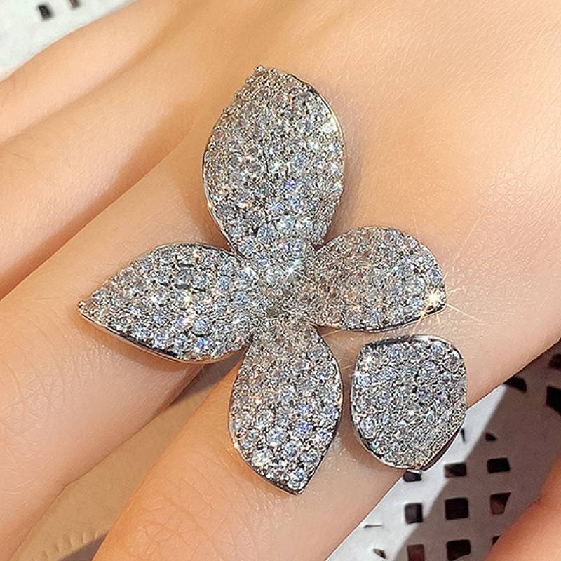 

Huitan Fashion Women Flower Shaped Ring Full Shining CZ Charming Party Lady Accessories Fresh Style Luxury Zircon for Wedding resizable
