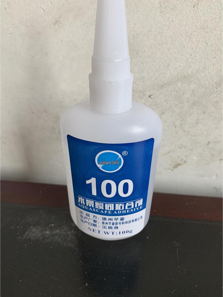 Aquascape Skeleton Glue: Instant Adhesive for Sticking Stones and Wood In Rainforest Tanks and Aquatic Plant Landscaping.