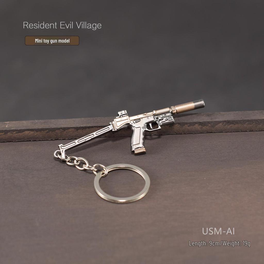 Resident Evil 8 Alloy Weapon Pendant Keychain (9cm, Non-firing Toy Model)