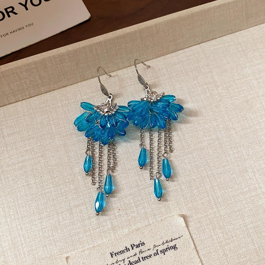 Silver Needle High-End Tassel Earrings – Elegant, Fashionable, Simple Design with a Unique Touch.