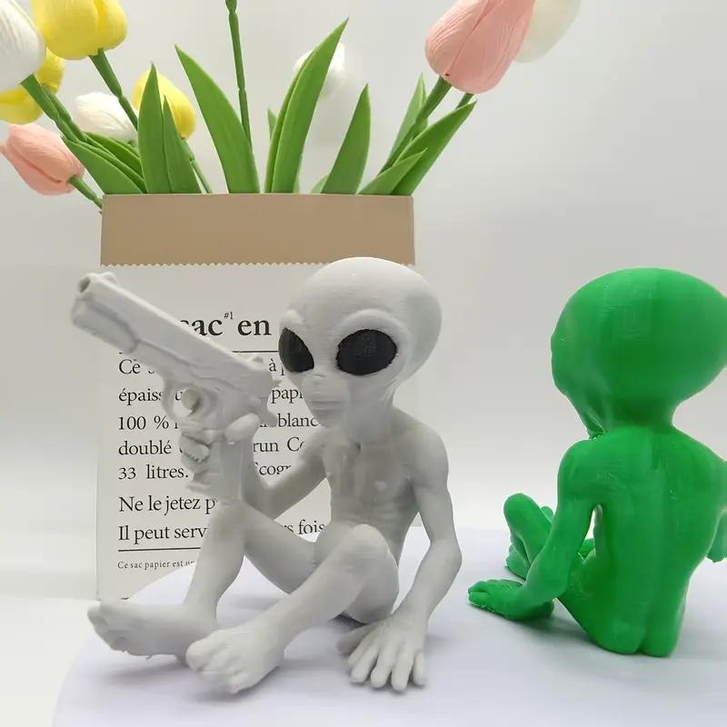 3D Printing Unique and Interesting Alien Statues, Alien Gun Holding Decorative Ornaments, Space Themed Party Decorations