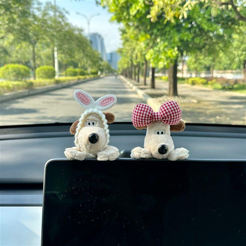 Plush Dog Dashboard Ornament: Cute Car Interior Decoration