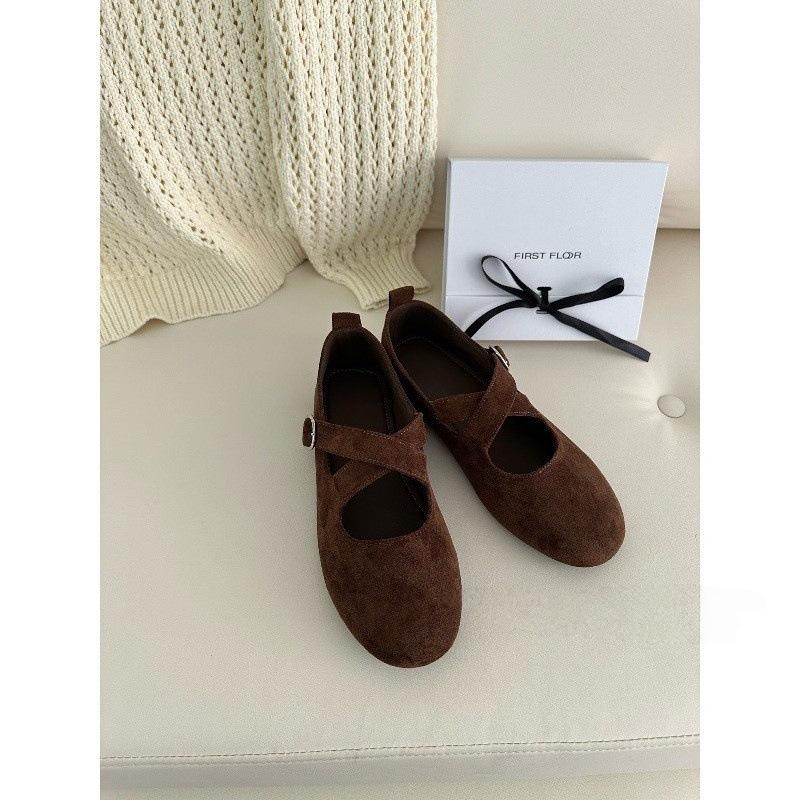Koreanische Version von Riemchen-elastischen flachen Single-Schuhen Herbst niedriger Absatz runde Spitze Mary Jane Schuhe Mori Serie Jugendschuhe Trend