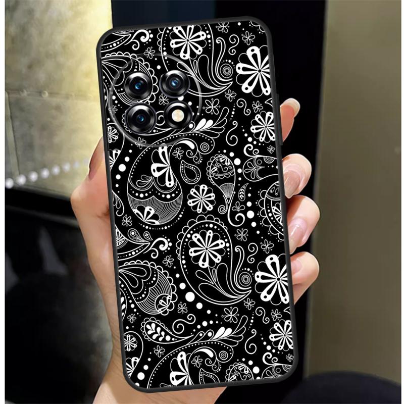 Paisley Bandana Cover For OnePlus 13 13R 12 12R 11 10 Pro 8T 10T OnePlus Nord 4 CE 2 3 Lite N10 N20 N30 Case