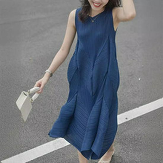 Trendy Women's Pleated T-shirt & Plus Size Midi Skirt Two-Piece Set