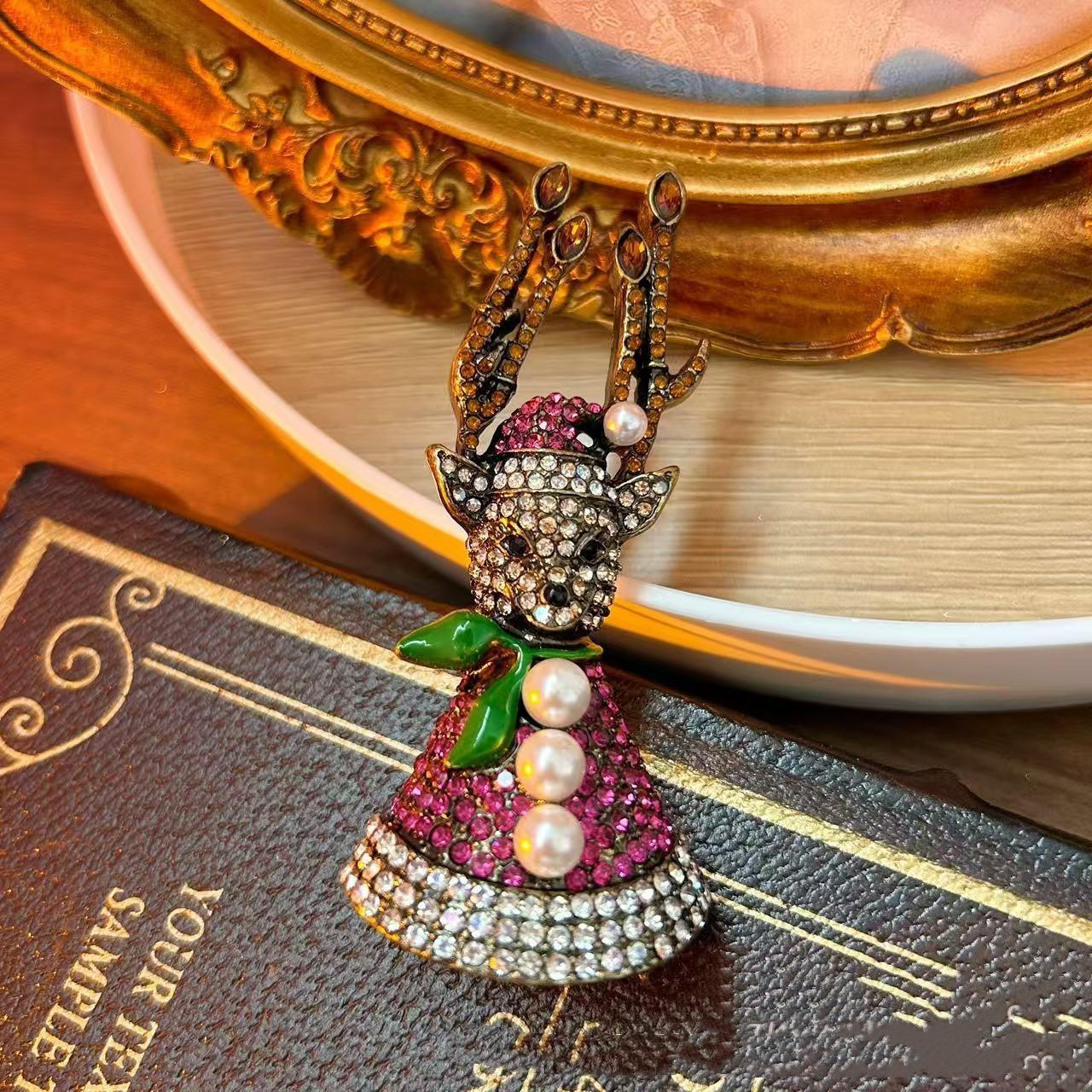 Vintage Klassische Damen Herren Schwerindustrie Kristall Brosche Abzeichen Mittlerer Stil Unisex Strass Exquisite Nadel Accessoires Geschenk orange