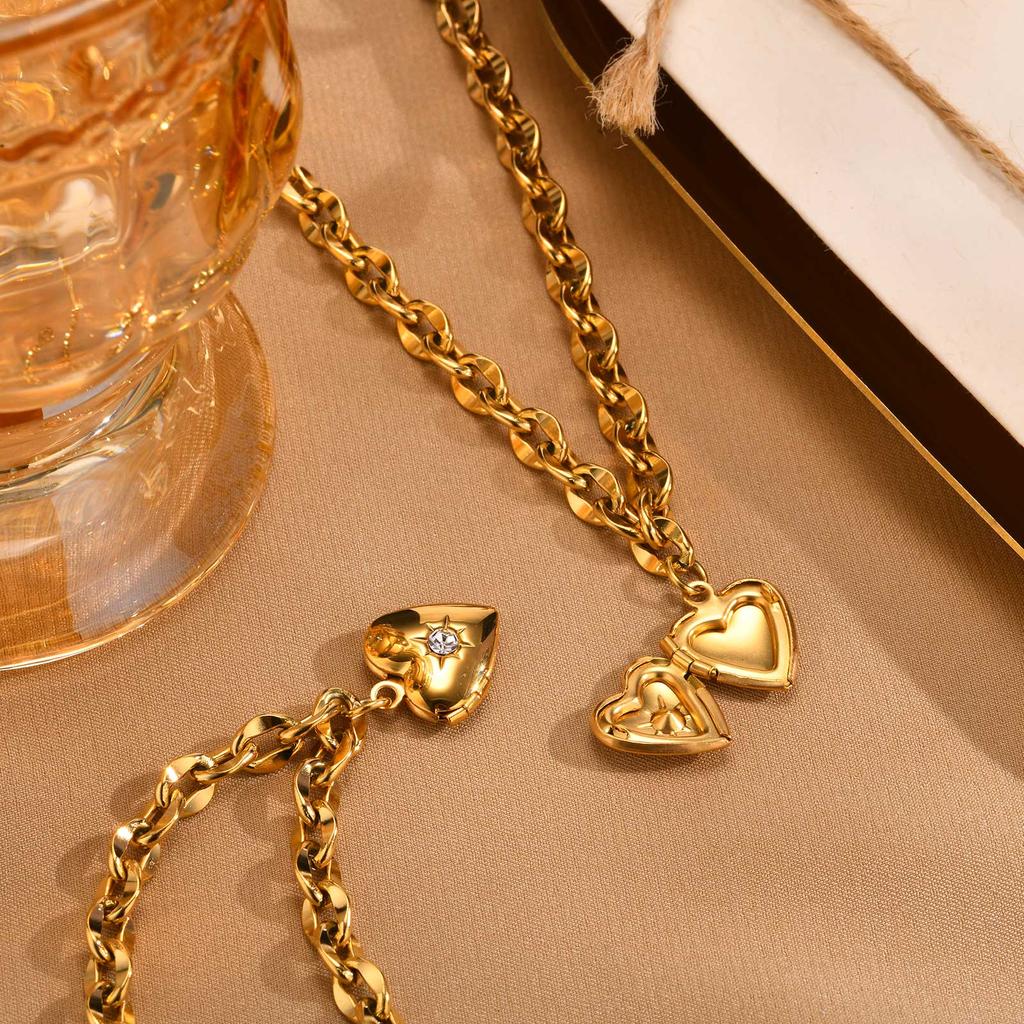 White Zircon Heart Shape Box Bracelet for Women Stainless Steel Gold Color Lip Chain OT Buckle Love Pendant Bracelets Jewelry