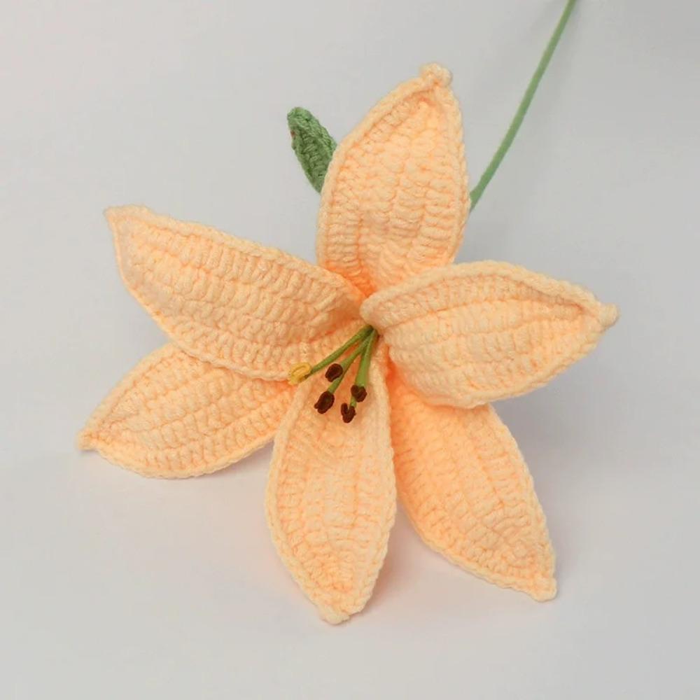 1Pcs Crochet Lily Flowers Creative Hand-knitted Flower Bouquet Wedding Party Home Decor