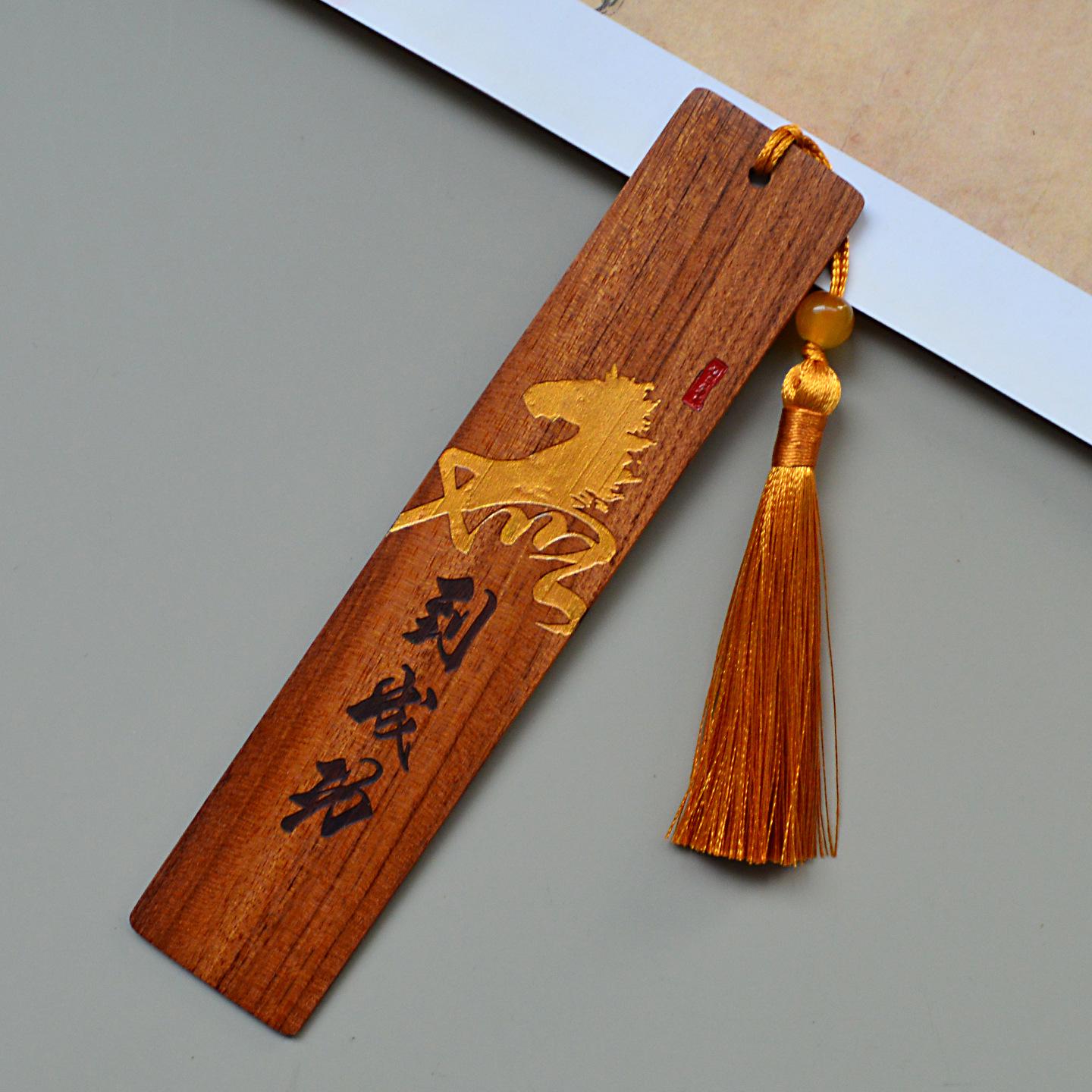 Подарочный набор закладок на тему Года Лошади для клиентов и сотрудников