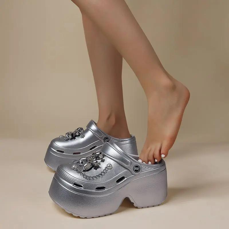 Fashion Women Slippers Platform Metal Decoration Sandals Wedges Shoes Outdoor Clogs Thick Sole Slipper Ladies Flip Flops Garden Shoes