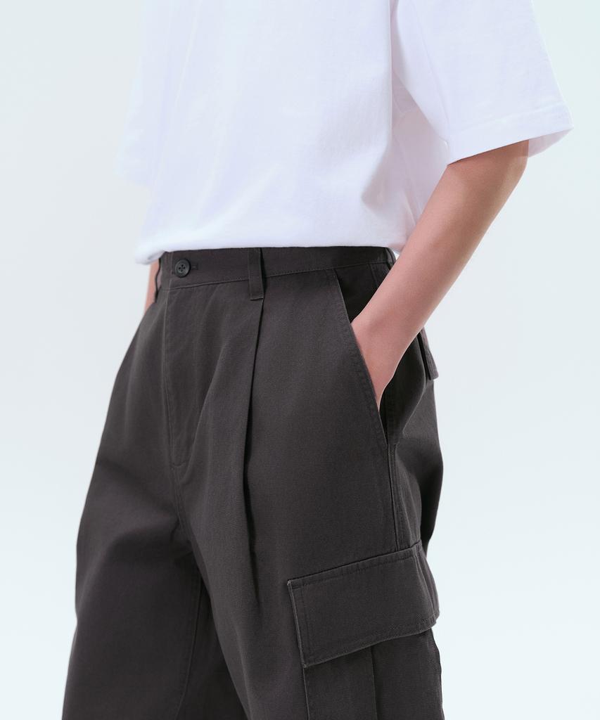 Musinsa Standard One-Pleat Cargo Bermuda Pants [Dark Grey]
