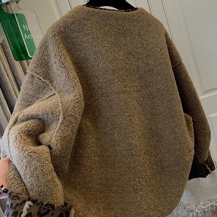 Women's Leopard Print Leather and Fur Coat - 2025 Autumn/Winter, Warm, Stylish, Loose Fit, Plus Velvet, Thick.