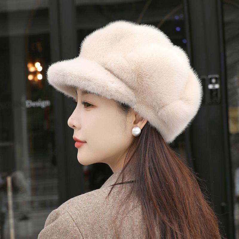 Elegante Faux Fur Baret voor Dames - Winterwarmte met Verstelbare Metalen Sluiting, Chic Imitatie Nerts Design, Perfect voor Kerstuitjes