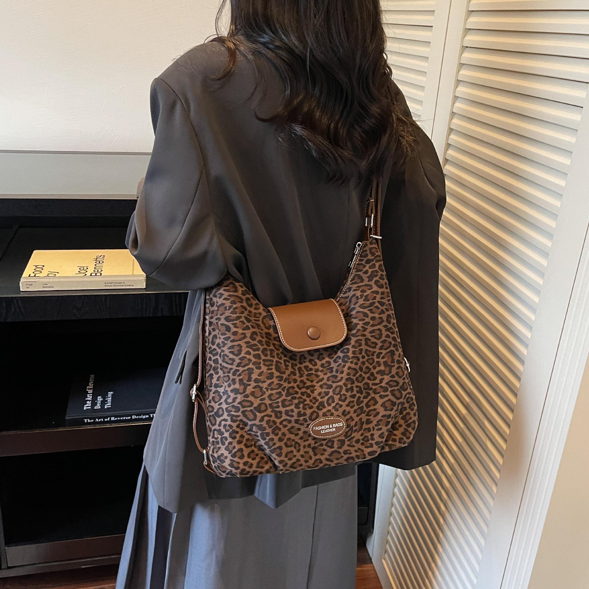 

2025 Осенний рюкзак-тоут большой вместимости с леопардовым принтом для женщин